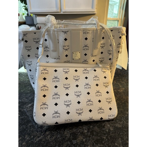 MCM Handbags - White Reversible MCM Liz Shopper In Medium Visetos